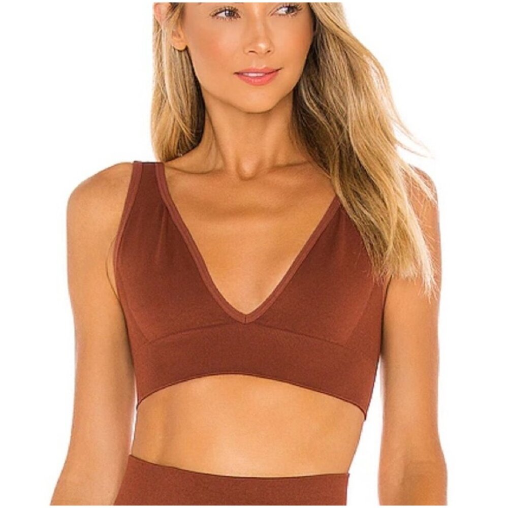 WeWoreWhat V Neck Casual Circular Knit Bra Top Sz Medium Womens Brown Pull Over